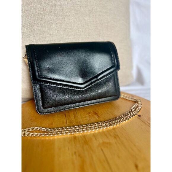 Aldo Black Crossbody bag with a gold chain purse strap - Picture 7 of 10